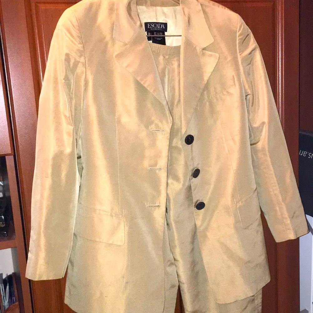 Escada pants suit, silk in good condition